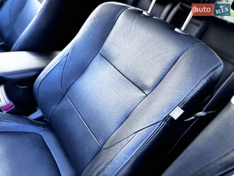 Внедорожник / Кроссовер Mitsubishi Outlander 2015 в Дрогобыче