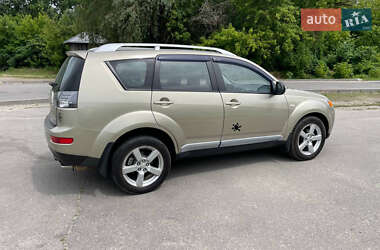 Внедорожник / Кроссовер Mitsubishi Outlander 2008 в 