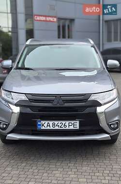 Внедорожник / Кроссовер Mitsubishi Outlander 2015 в Василькове