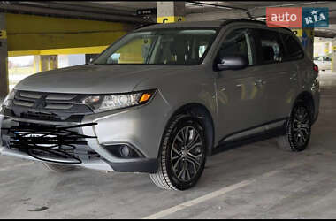 Позашляховик / Кросовер Mitsubishi Outlander 2018 в Львові
