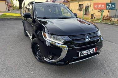 Внедорожник / Кроссовер Mitsubishi Outlander 2018 в 