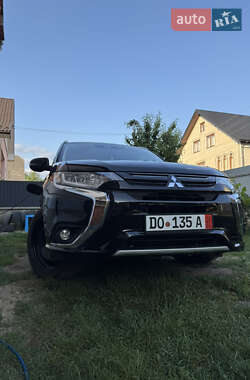 Внедорожник / Кроссовер Mitsubishi Outlander 2018 в 