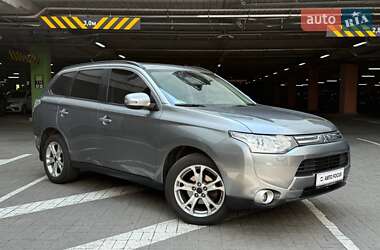 Позашляховик / Кросовер Mitsubishi Outlander 2012 в Києві