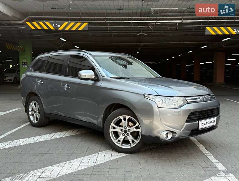 Mitsubishi Outlander 2012