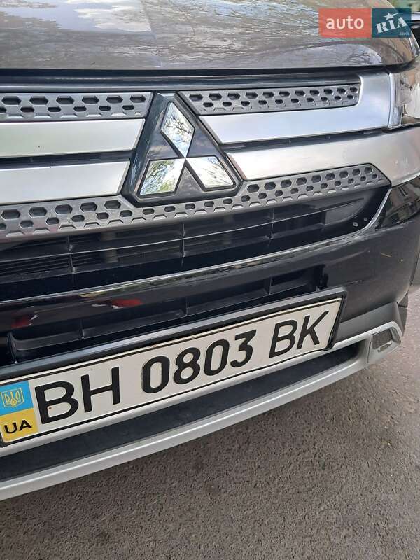 Внедорожник / Кроссовер Mitsubishi Outlander 2021 в Одессе