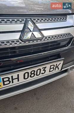 Внедорожник / Кроссовер Mitsubishi Outlander 2021 в 