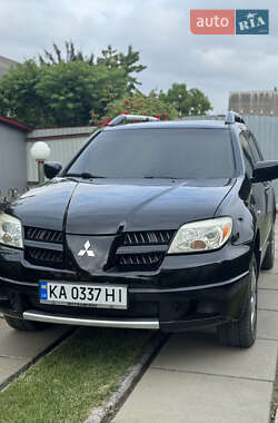 Внедорожник / Кроссовер Mitsubishi Outlander 2005 в Смеле