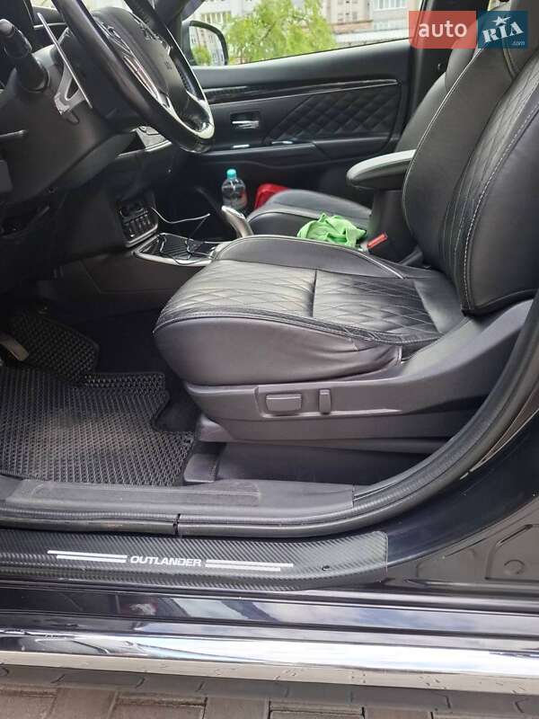 Внедорожник / Кроссовер Mitsubishi Outlander 2019 в Шептицькому