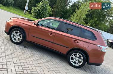 Позашляховик / Кросовер Mitsubishi Outlander 2014 в Житомирі