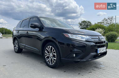 Внедорожник / Кроссовер Mitsubishi Outlander 2018 в Киеве