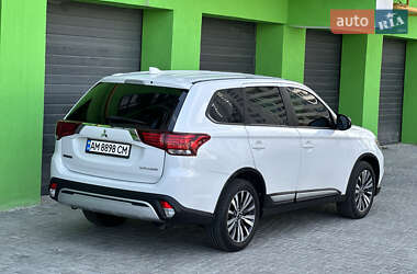Внедорожник / Кроссовер Mitsubishi Outlander 2018 в Киеве