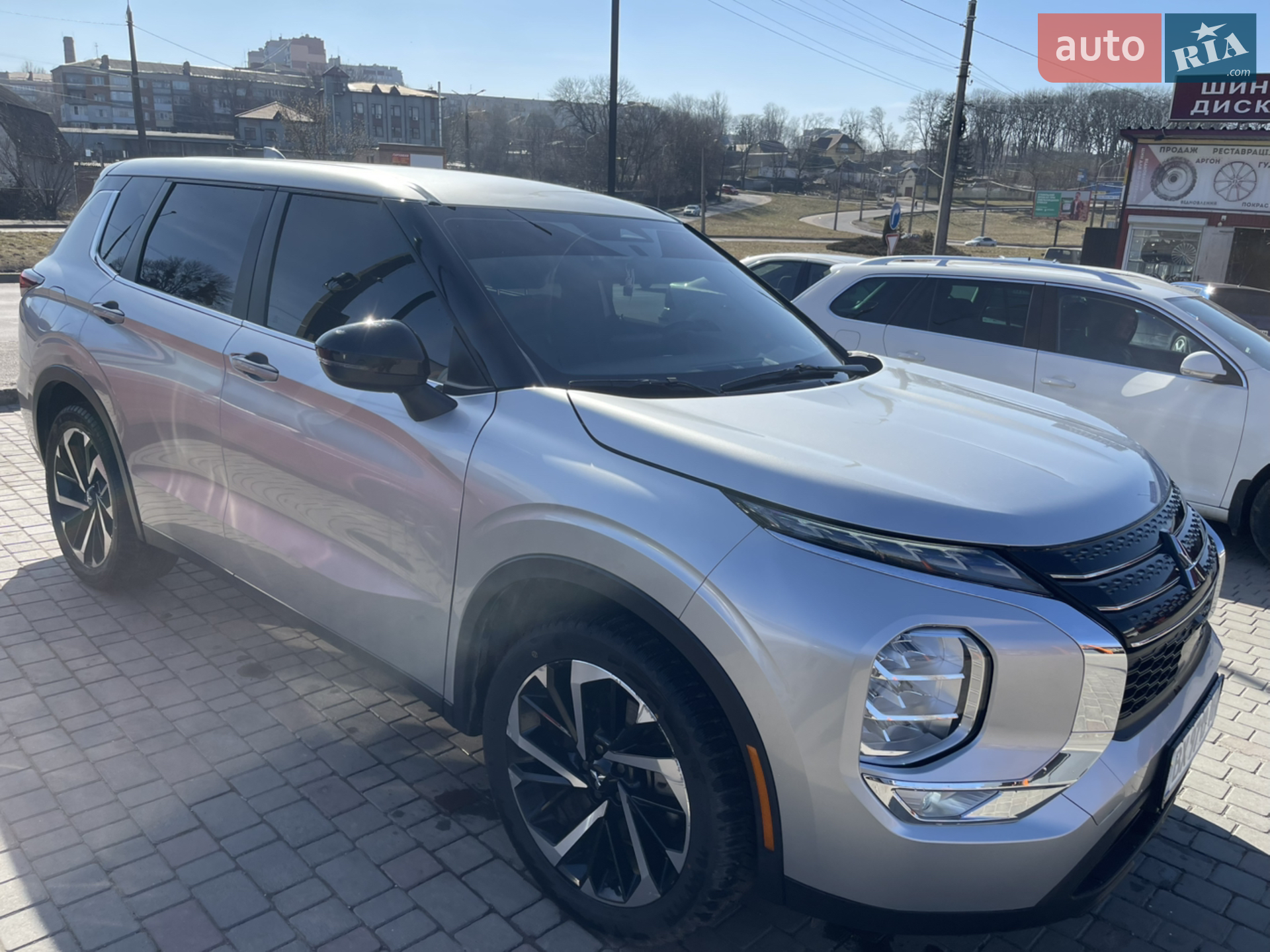 2021 Mitsubishi Outlander - мініатюра 2