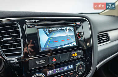 Внедорожник / Кроссовер Mitsubishi Outlander 2013 в 