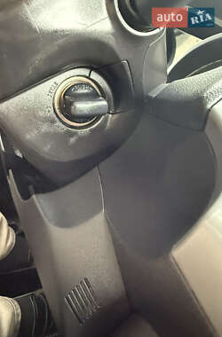 Внедорожник / Кроссовер Mitsubishi Outlander 2012 в 