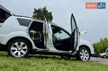 Внедорожник / Кроссовер Mitsubishi Outlander 2012 в 
