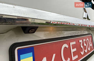 Внедорожник / Кроссовер Mitsubishi Outlander 2012 в 