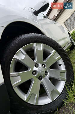 Внедорожник / Кроссовер Mitsubishi Outlander 2012 в 