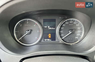 Внедорожник / Кроссовер Mitsubishi Outlander 2013 в 