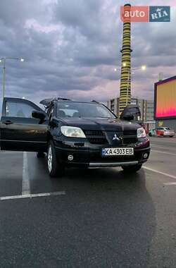 Позашляховик / Кросовер Mitsubishi Outlander 2008 в Києві