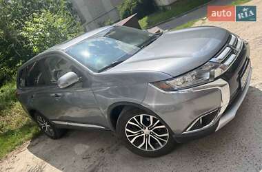 Позашляховик / Кросовер Mitsubishi Outlander 2017 в Тернополі