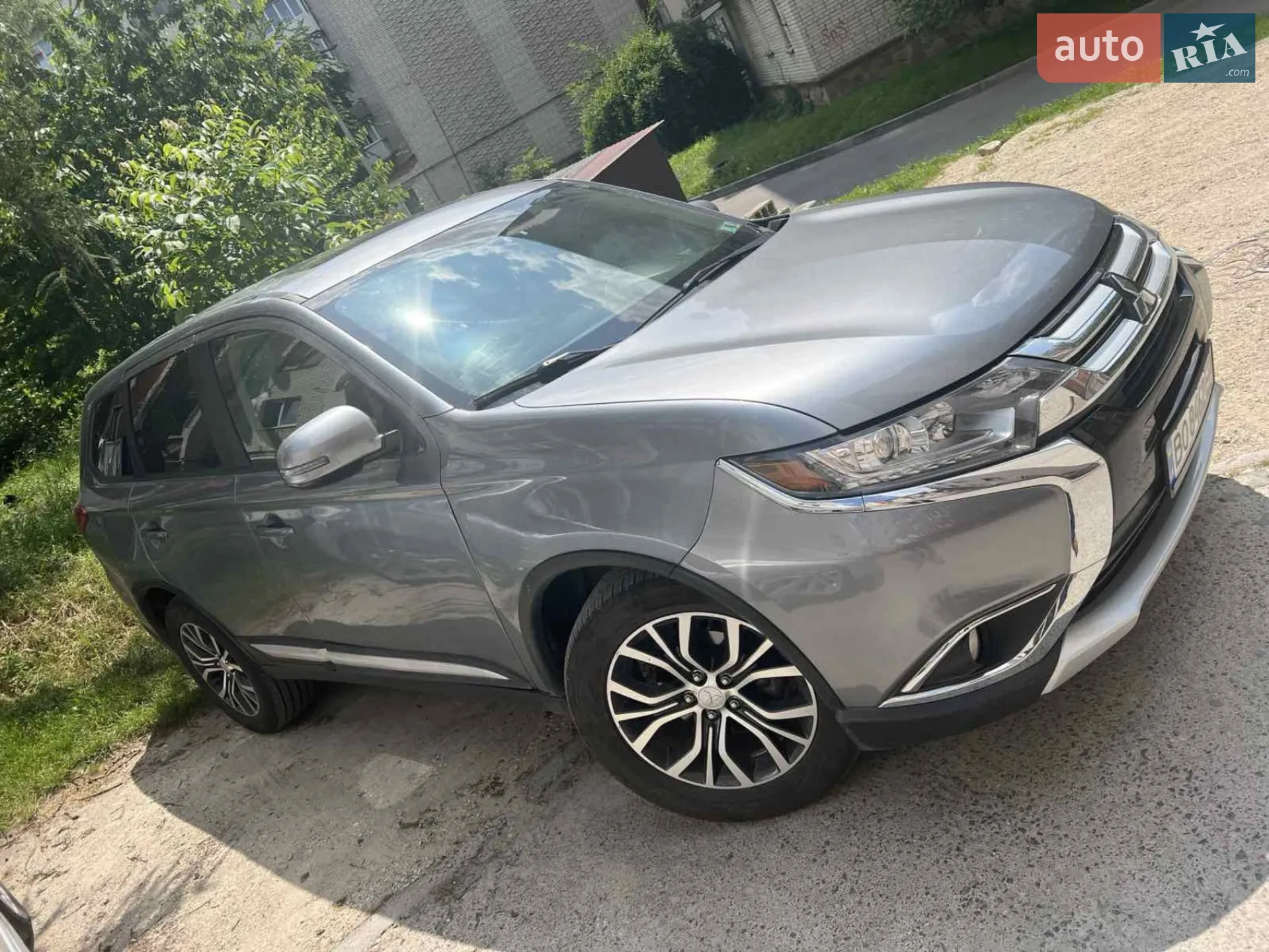 2017 Mitsubishi Outlander - мініатюра 2
