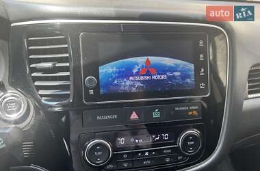 Позашляховик / Кросовер Mitsubishi Outlander 2017 в Тернополі