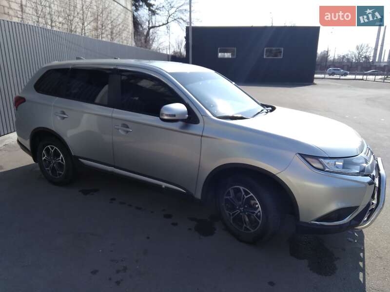 Позашляховик / Кросовер Mitsubishi Outlander 2020 в Дніпрі фото Позашляховик / Кросовер Mitsubishi Outlander 2020 в Дніпрі