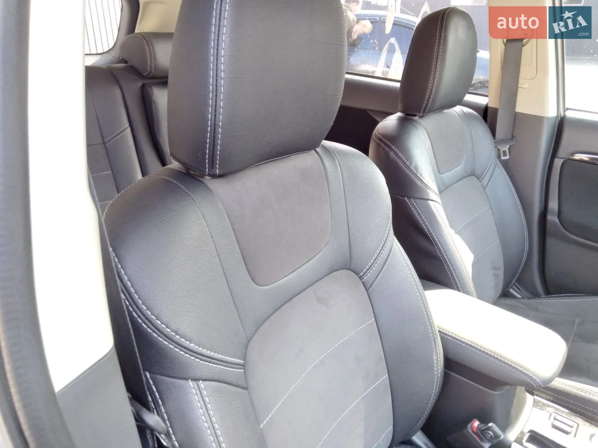 2020 Mitsubishi Outlander - мініатюра 8