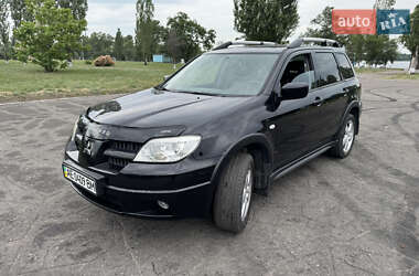 Внедорожник / Кроссовер Mitsubishi Outlander 2006 в Каменском