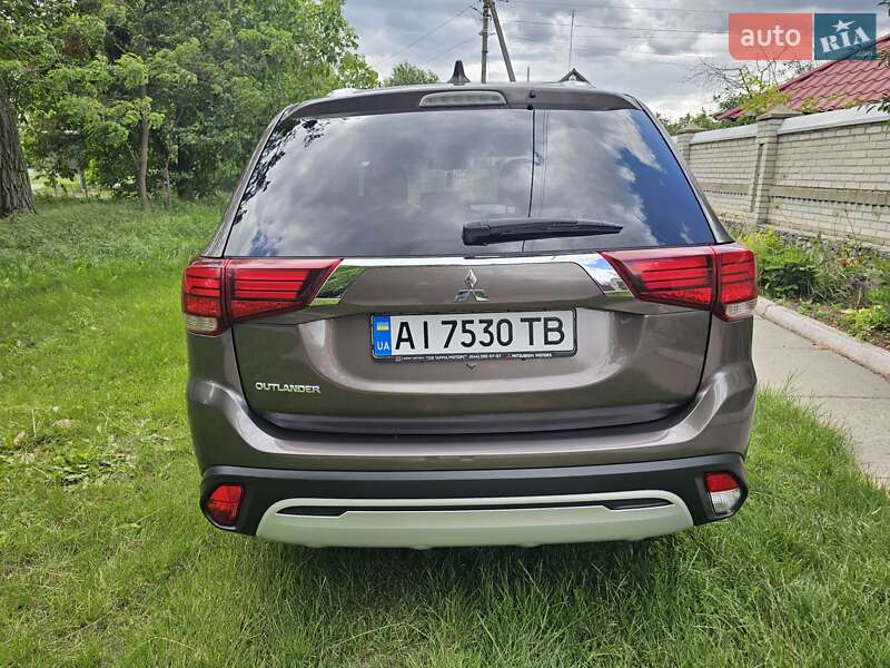 Позашляховик / Кросовер Mitsubishi Outlander 2021 в Білій Церкві