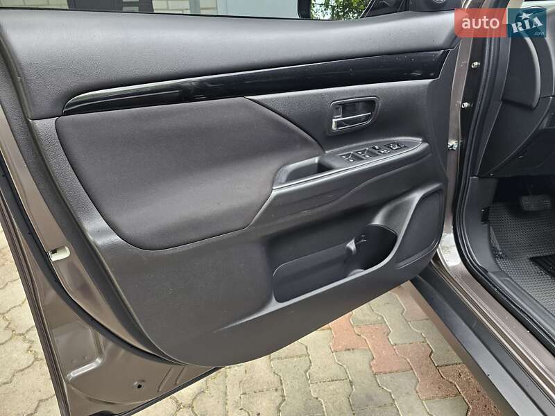 Позашляховик / Кросовер Mitsubishi Outlander 2021 в Білій Церкві