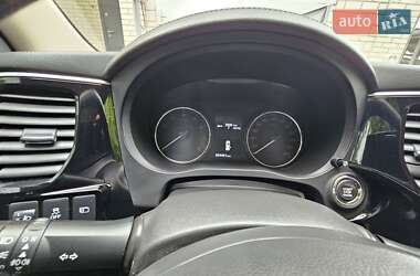 Внедорожник / Кроссовер Mitsubishi Outlander 2021 в 