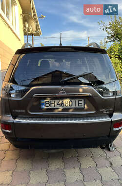 Внедорожник / Кроссовер Mitsubishi Outlander 2011 в 