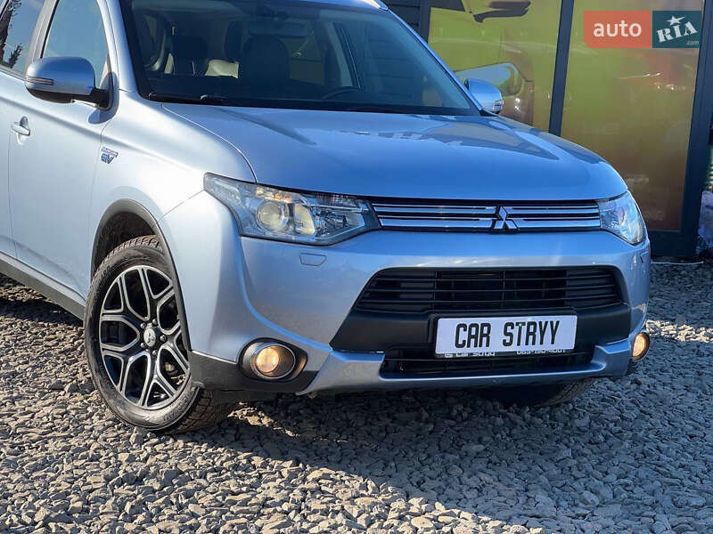 Позашляховик / Кросовер Mitsubishi Outlander 2014 в Стрию