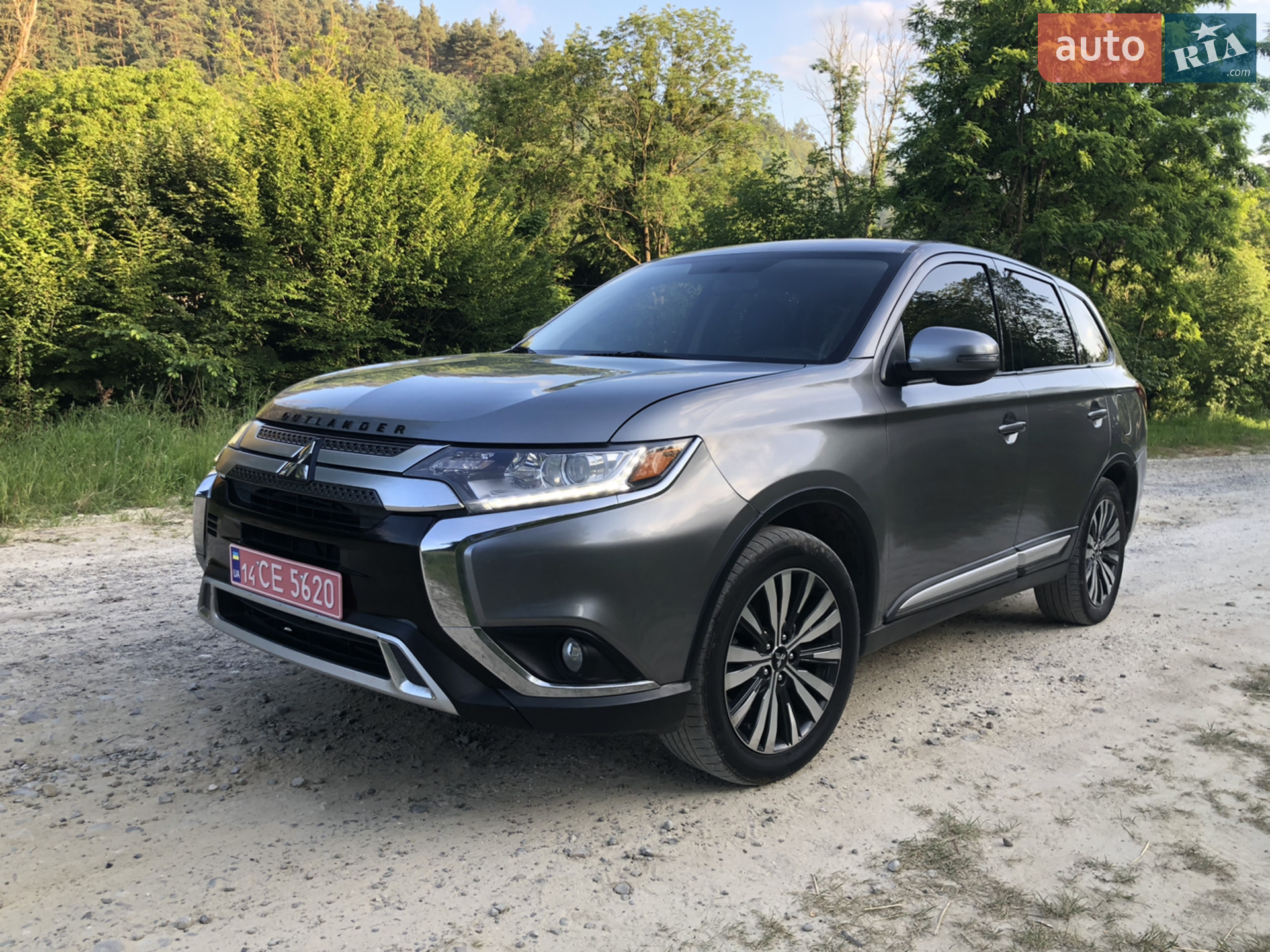 2019 Mitsubishi Outlander - мініатюра 2