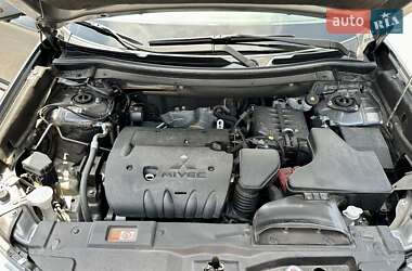 Внедорожник / Кроссовер Mitsubishi Outlander 2021 в 