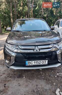 Внедорожник / Кроссовер Mitsubishi Outlander 2016 в Львове