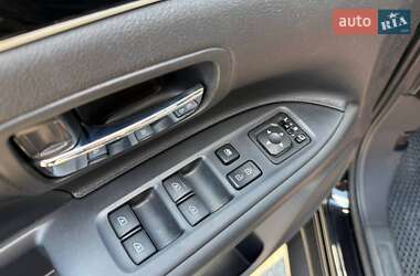 Внедорожник / Кроссовер Mitsubishi Outlander 2020 в 