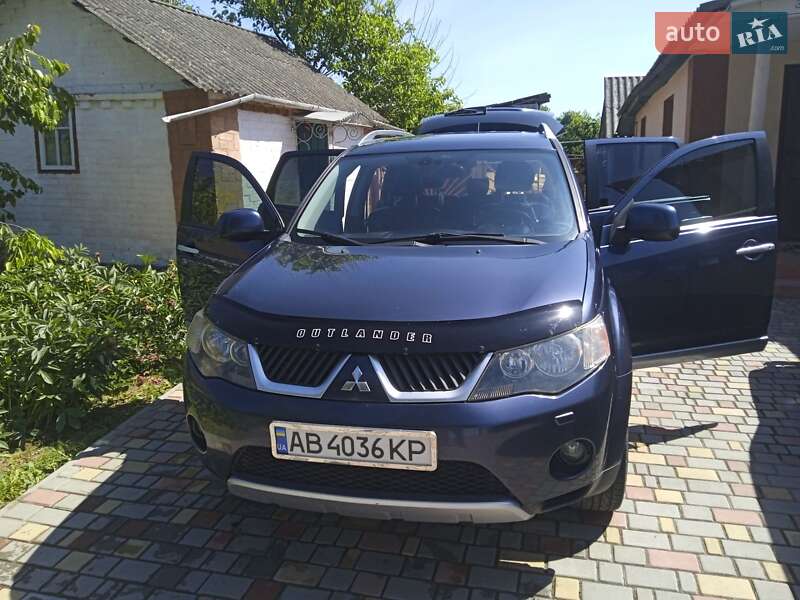 Позашляховик / Кросовер Mitsubishi Outlander 2009 в Літині