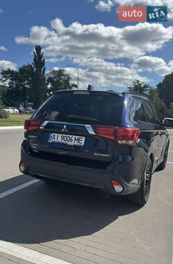 Внедорожник / Кроссовер Mitsubishi Outlander 2017 в Броварах