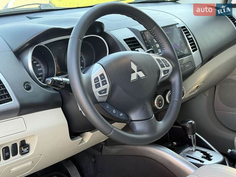 Позашляховик / Кросовер Mitsubishi Outlander 2008 в Одесі
