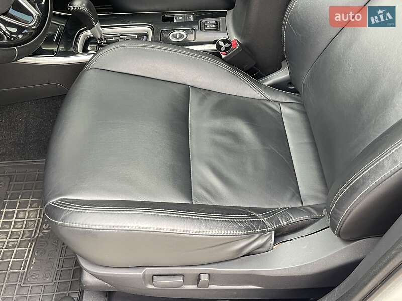 Внедорожник / Кроссовер Mitsubishi Outlander 2018 в Николаеве