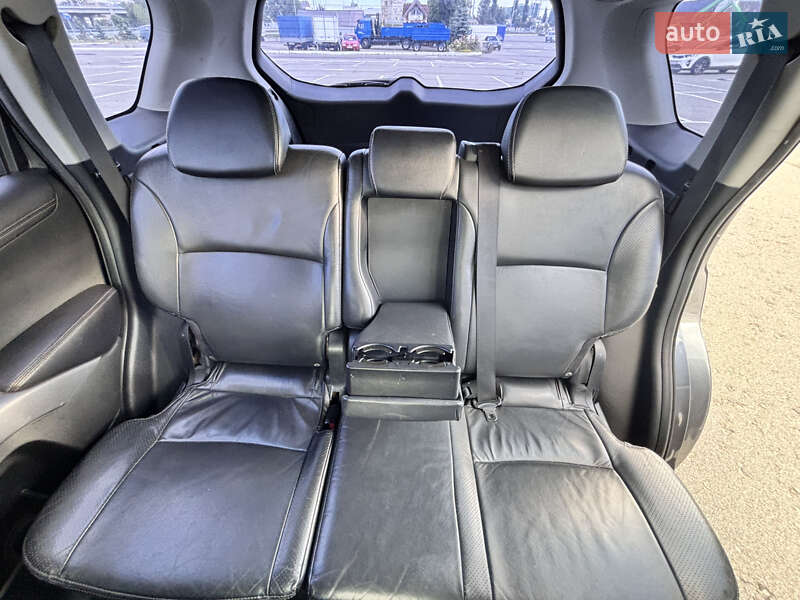 Позашляховик / Кросовер Mitsubishi Outlander 2011 в Києві