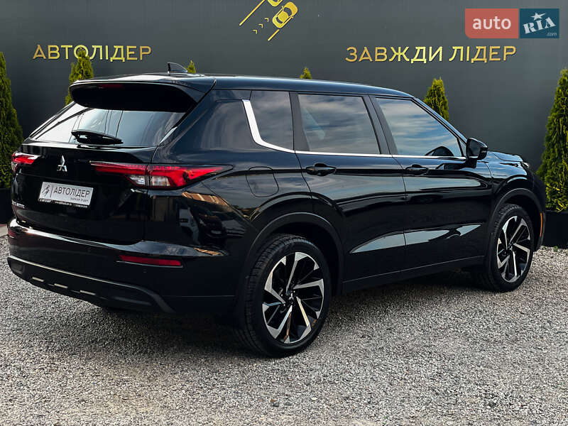 Внедорожник / Кроссовер Mitsubishi Outlander 2022 в Одессе