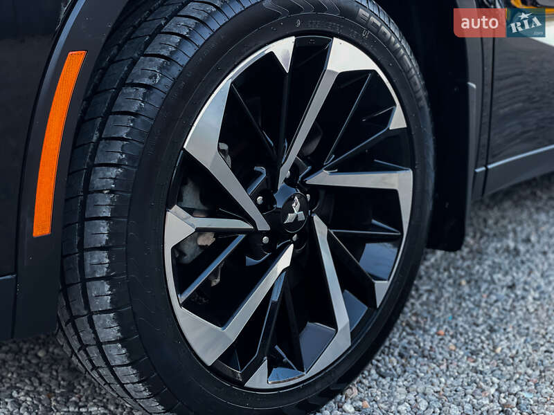 Внедорожник / Кроссовер Mitsubishi Outlander 2022 в Одессе