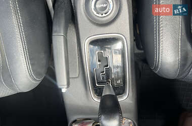Внедорожник / Кроссовер Mitsubishi Outlander 2012 в 