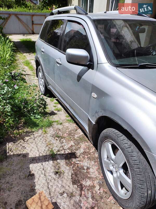 Позашляховик / Кросовер Mitsubishi Outlander 2006 в Львові