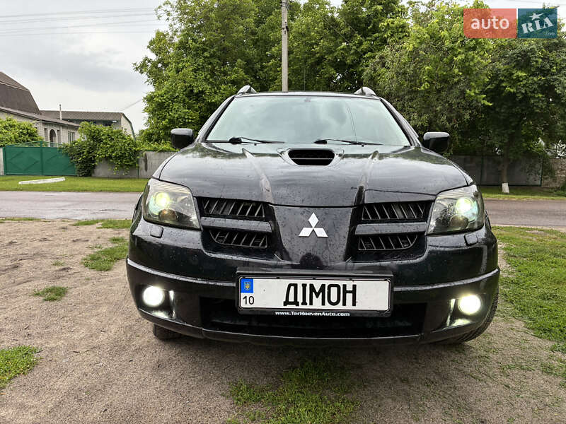 Внедорожник / Кроссовер Mitsubishi Outlander 2004 в Белой Церкви