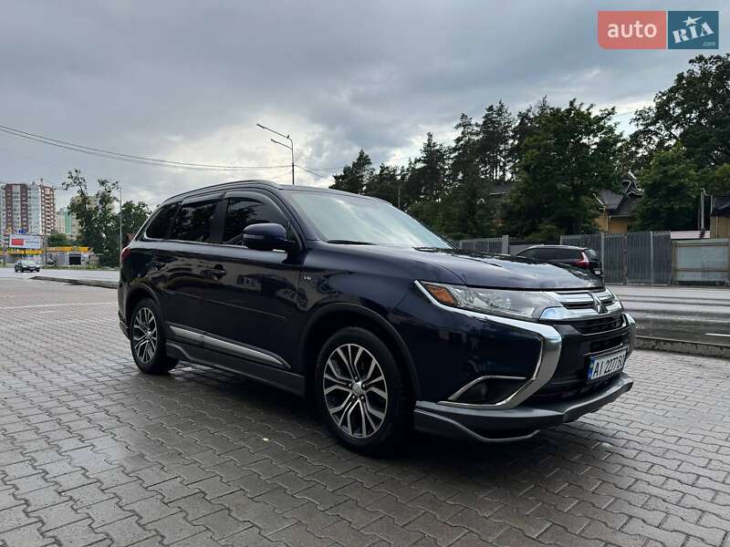 Mitsubishi Outlander 2015