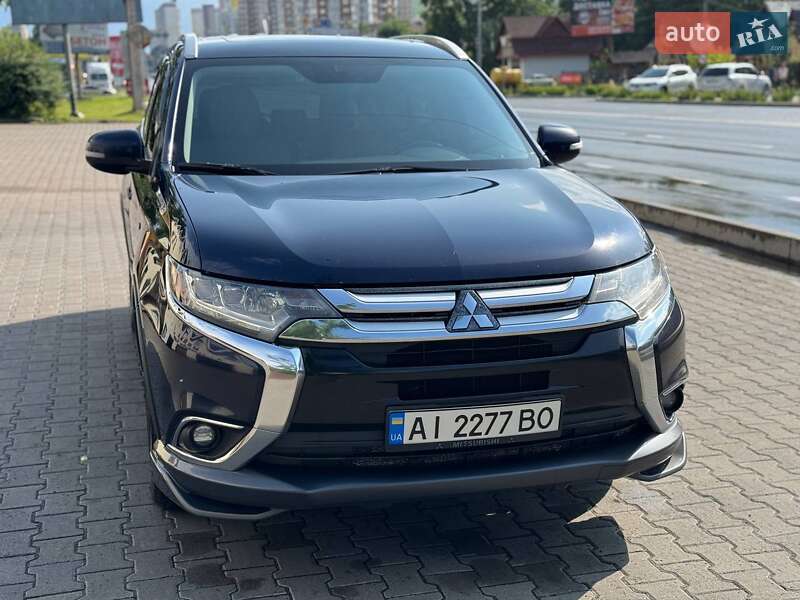 Позашляховик / Кросовер Mitsubishi Outlander 2015 в Броварах